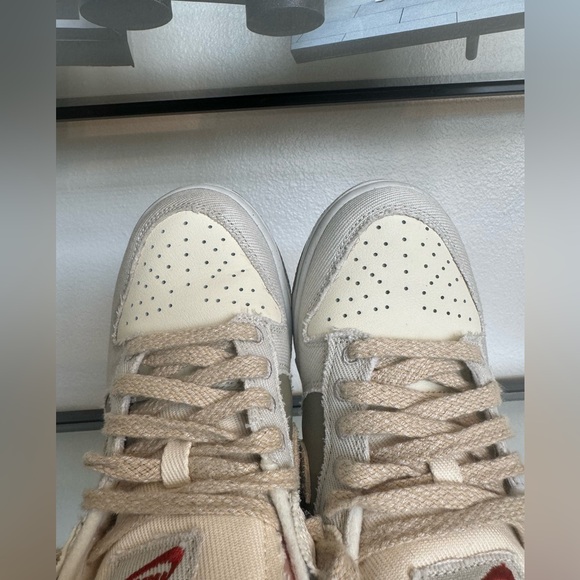 Women’s Nike Dunk Low - Picture 5 of 8